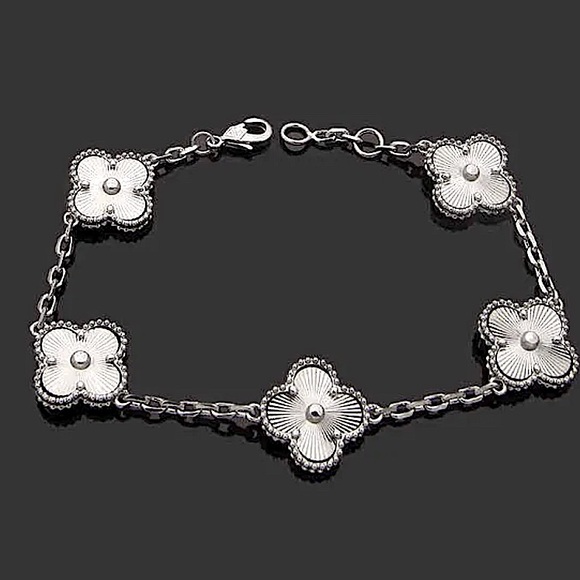 Silver Four Leaf Clover Matching Necklace Bracelet Earrings Set - Picture 3 of 7